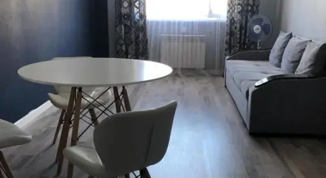 Уютная квартира по Турану вблизи Хан Шатыра, Rezerwuj Apartament Astana Kazachstan