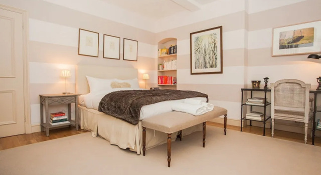 Charming Studio in Kensington, Забронировать Отель Кенсингтон и Челси Лондон, рядом с Здание «Мишлен Хауз»