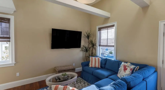 Апартаменты Luxury с 3 комнатами с балконом и с видом на город The Newport Lofts - 543 Thames Street