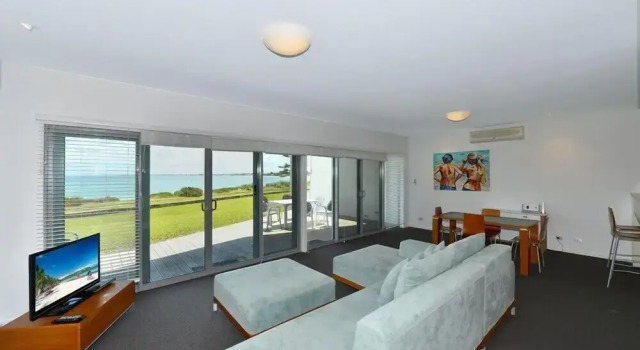 Seaside Villa 10.1