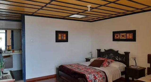 Трёхместный номер Standard с балконом Finca Cardonales
