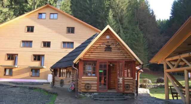 Goverla, Buchen Sie Hotel Jabloniza Bukovel Ski