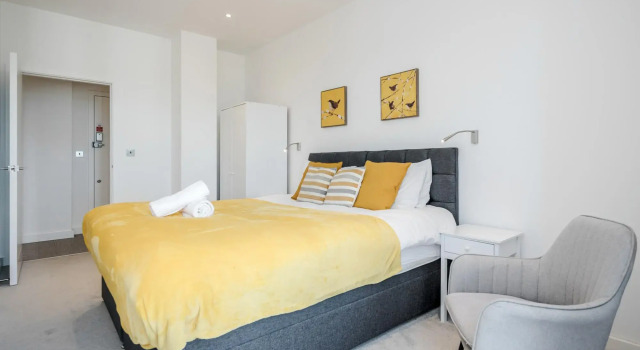 2 Bedroom Top Floor Grosvenor's Luxury Apartment - 5 mins Walk to the Station, Free WiFi, Κράτηση Διαμέρισμα St Albans Hertfordshire