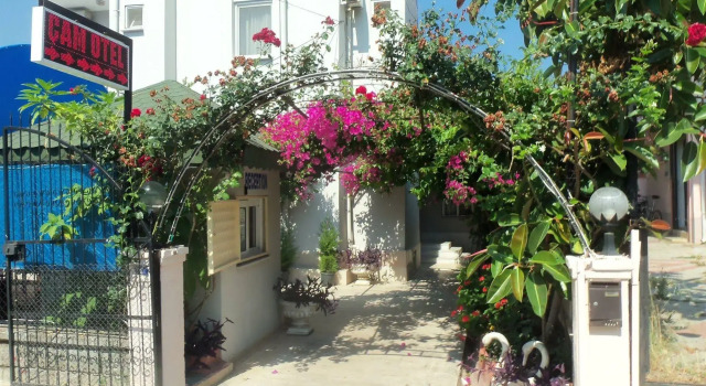 Cam Hotel