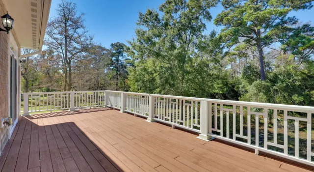 Апартаменты 2nd-floor Unit w/ Deck! 1 Mi to Carolina Beach