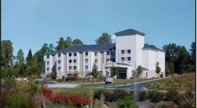 Четырёхместный люкс Baymont by Wyndham Mooresville