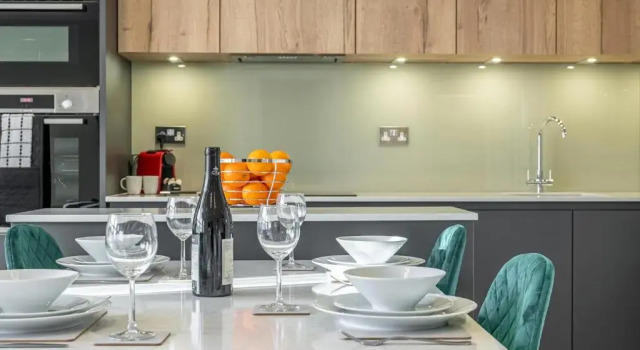 Апартаменты с 2 комнатами Bond House by Celador Apartments