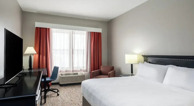 Четырёхместный номер Standard Garner Hotel Gillette South by IHG