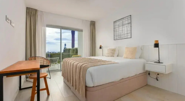 Luxury 2-bedroom sea View Apartment in Casares, Book Lejlighed Casares Costa Costa del Sol