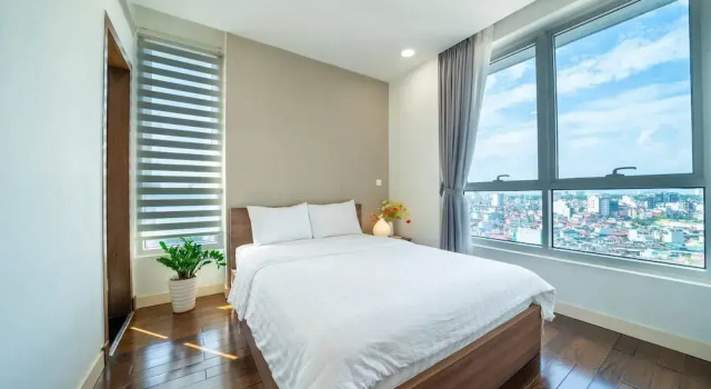 Семейные апартаменты с 3 комнатами с балконом Lancaster Hanoi Service Apartment