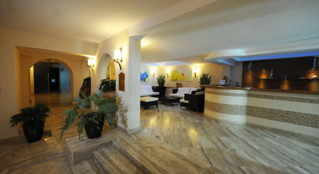 Tropis Hotel