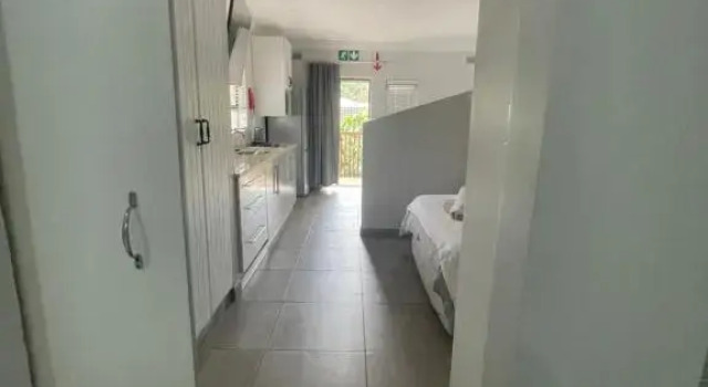 Guest house on Gillian Unit 6, Забронировать Гостевой дом Гостевые дома Баллито, Гостевой дом