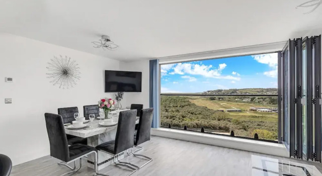 11 Waterstone House, Tenby, Забронировать Отель Отели Тенби с парковкой, рядом с Castle Hill, Парковка