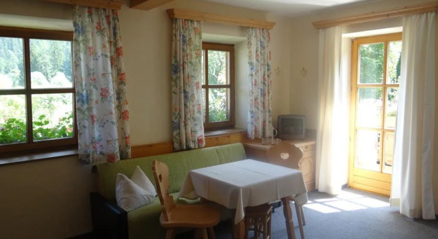 B&B Binderschuster, Rezerwuj Bed and Breakfast Hotele w Salzburg z parkingiem, Parking