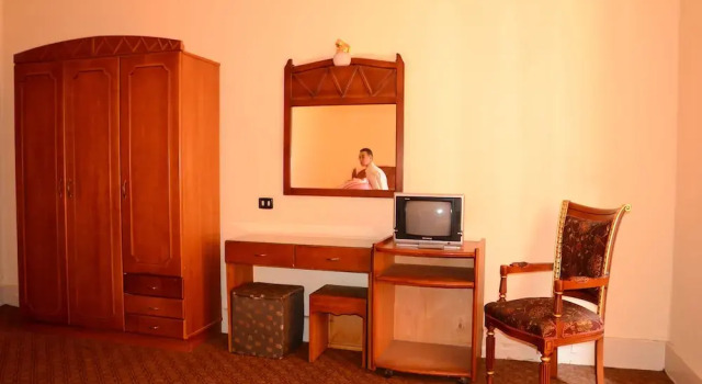 Louris Inn