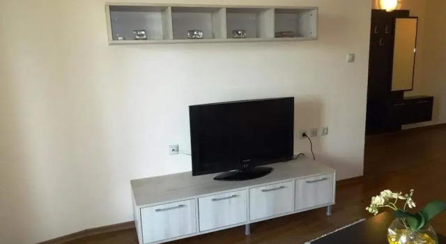 HPM Sirena Apartments-Front Line, Varaa Huoneisto Hotellit Varna region uima-altaalla, Uima-allas