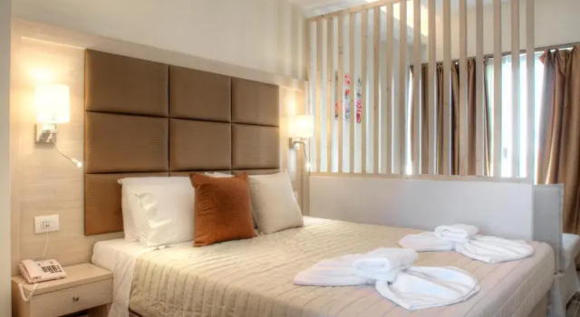 Полулюкс Porto Demo Hotel