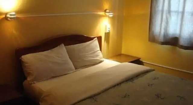 Blue House Youth Hostel, Забронировать Хостел La Floresta Кито, рядом с Del Arbolito Park