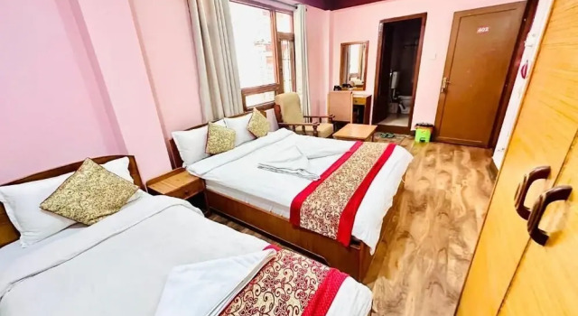 Трёхместный семейный номер Standard Hotel Green Orchid pvt ltd