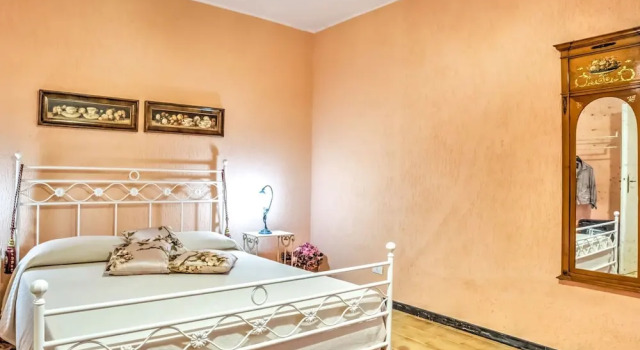 Elegant Holiday Home in Fabrica di Roma near Theatre, Prenota Hotel Pantheon Roma