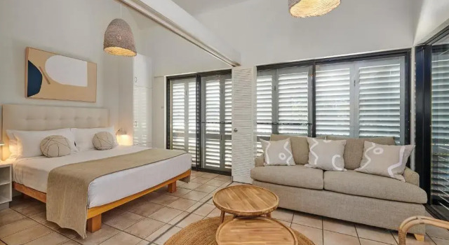 Студия Julians Apartments