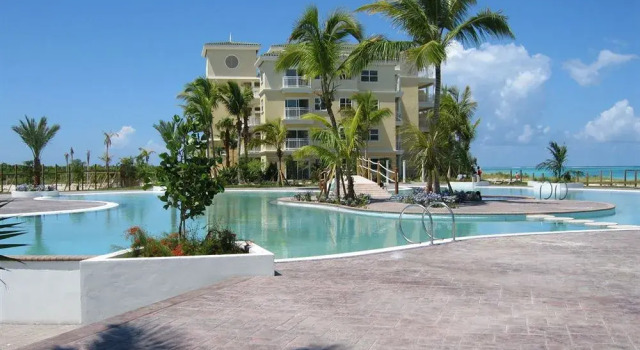 St. Charles Condominium, Book Hotel Hoteller og overnatningssteder i Sandy Point, Hotel