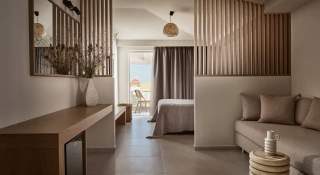 Alamis Hotel & Apartments