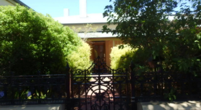 Barossa Best, Book Hotel Tanunda 