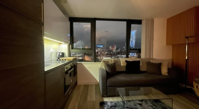 Radio City Apartments near City Centre, Забронировать Апартаменты/квартира Ливерпуль Мерсисайд, рядом с Железнодорожная станция Ливерпуль-Джеймс-стрит