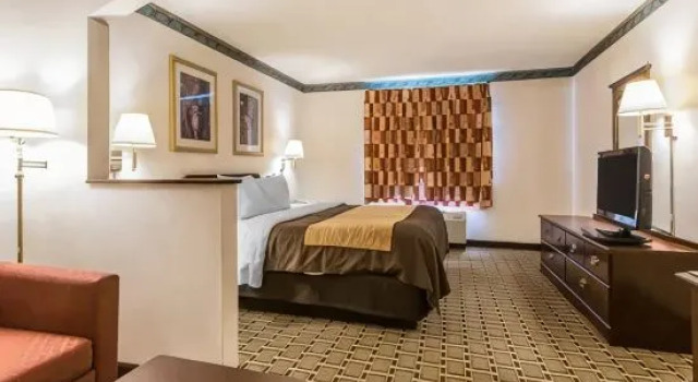 Люкс Quality Inn & Suites Evansville North