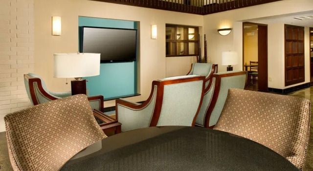 Drury Inn & Suites Kansas City Stadium- Kansas City, Prenota Hotel Hotel a Kansas con parcheggio, Parcheggio