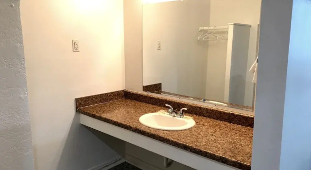 Четырёхместный номер Comfort Gulfway Motel and Restaurant