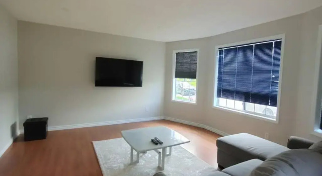 Beautiful 3-bedroom main floor home