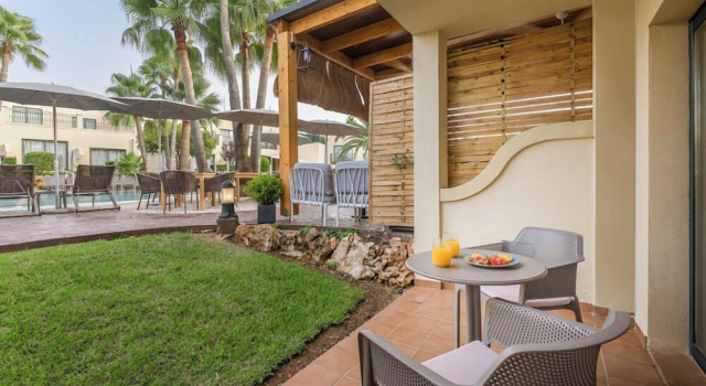Standard Double room with balcony and with pool view Valentin Star Menorca