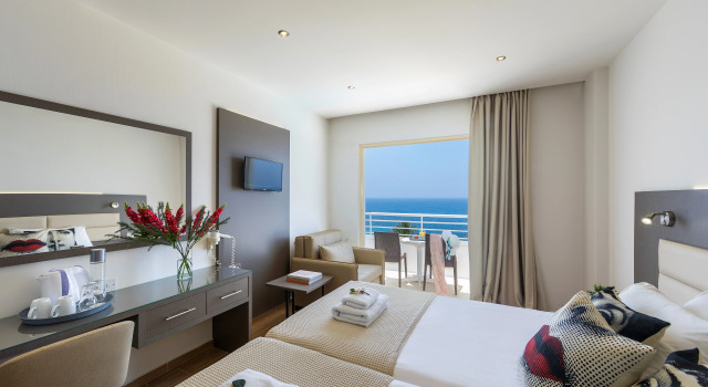Queen's Bay Hotel