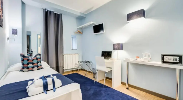 Standard- værelse med byudsigt Easy Budget Colosseo