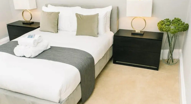 JOIVY Palmerston Place Residence: Luxury City Centre Apt With Private Parking