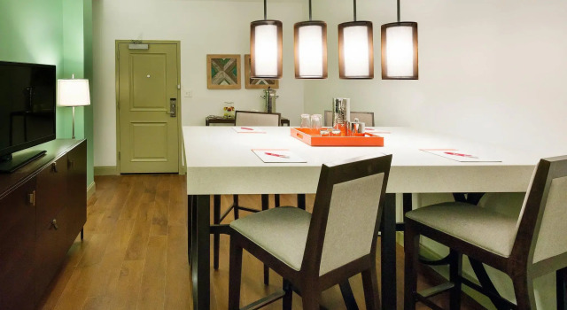 Двухместный люкс c 1 комнатой Hotel Indigo Savannah Historic District by IHG