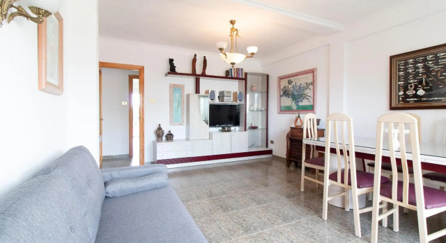 Global Properties, Apartamento con terraza y piscina a un paso de la playa, Забронировать Апартаменты/квартира Пляж 