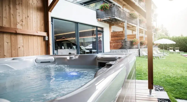 Kreativ Hotel Landhaus Schweigl, Забронировать Отель Ультимо Burgraviato