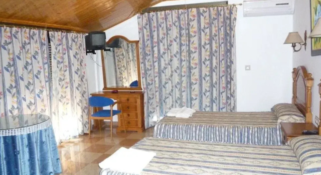 Hostal Los Rosales, Забронировать Отель Алькарас Albacete Province