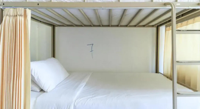 Кровать в общем номере Margarita Surf Hostel Canggu
