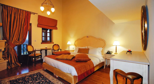 Полулюкс Hotel Athina