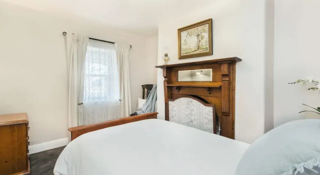Abrahams on Bank, Book Hotel Port Fairy Victoria