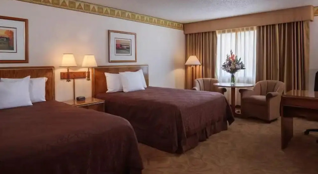 High Desert Inn, Rezerwuj Hotel Hotele w Elko z parkingiem, Parking