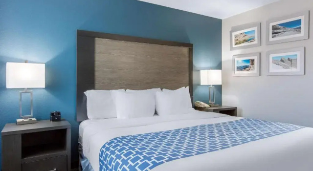 Люкс с 2 комнатами Cielo Hotel Bishop-Mammoth, an Ascend Collection Hotel