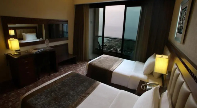 Двухместный номер Deluxe с балконом и с видом на море Lancaster Suites Raouche