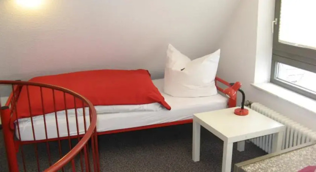 Hotel am Schlossberg, Забронировать Отель Бёблинген Баден-Вюртемберг, рядом с Конгресс-центр в Бёблингене