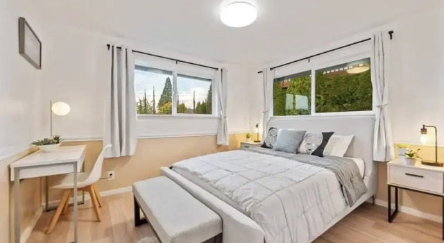 Lakeview Home in Renton, Walk to Beach, AC, Fenced, Buchen Sie Hotel Renton Washington (state)