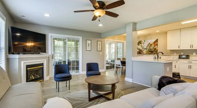 Апартаменты Charming Lewes Townhome w/ Sunroom: 5 Mi to Beach!